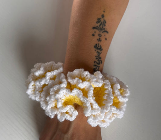 Crochet Chunky Daisy Scrunchie