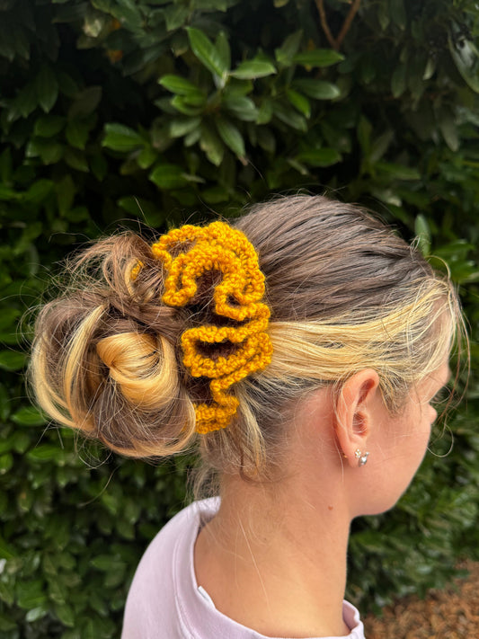 Crochet Chunky Sunflower Scrunchie